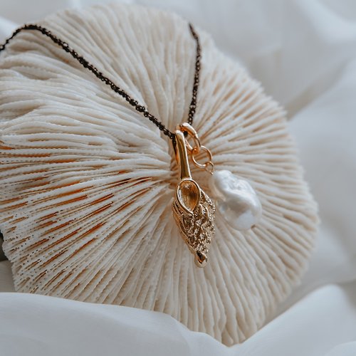 COCONUTSEA 椰子海飾品 貝殼與珍珠海洋邂逅項鍊 Seashell and Pearl Necklace