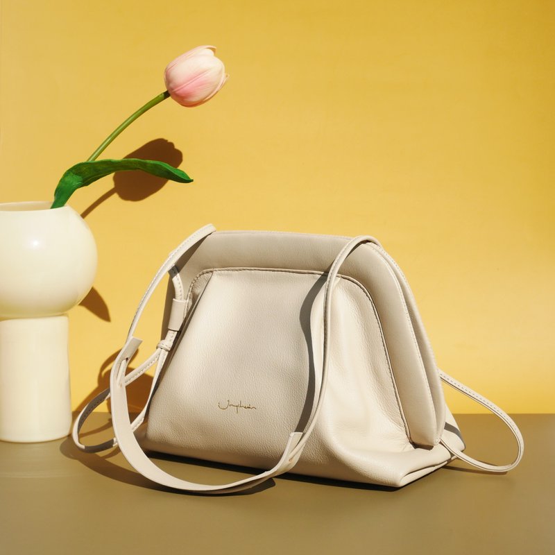 醫生包斜挎包 Lolli Cross-body Bag 醫生包 - Vanilla 手提包 - 側背包/斜背包 - 真皮 卡其色