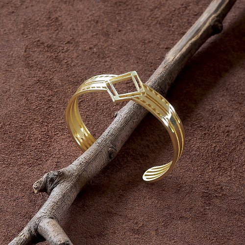 wishcouncil Erte brass bangle (Artdeco collection)