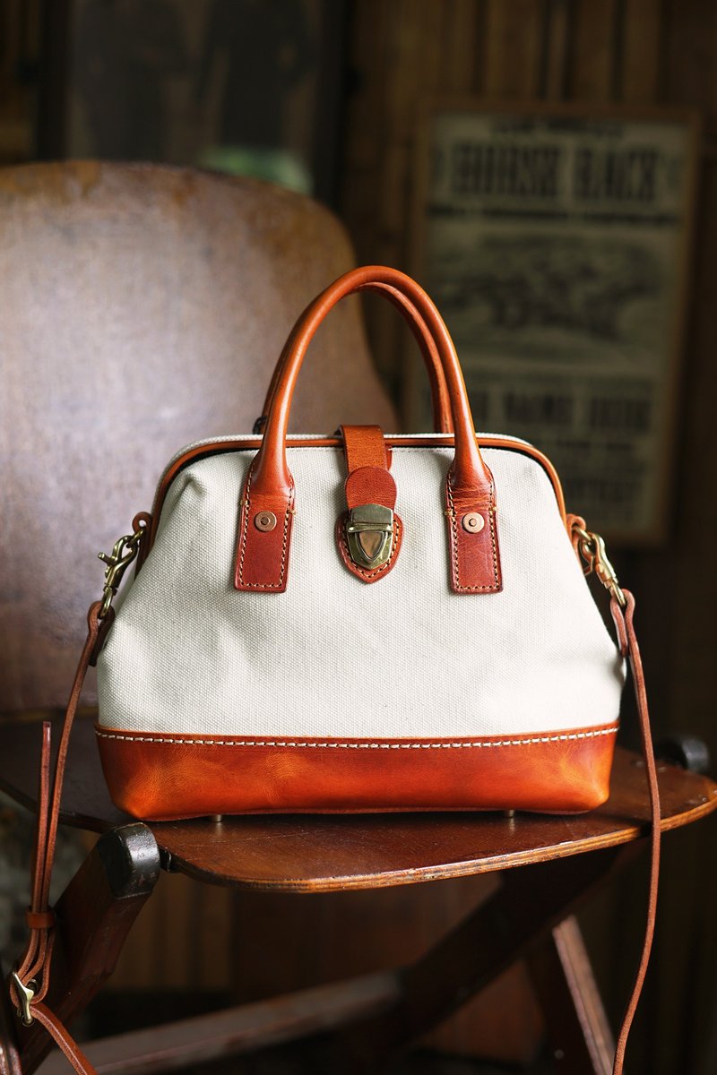 American retro Italian top layer vegetable tanned cowhide canvas bag - กระเป๋าถือ - หนังแท้ ขาว