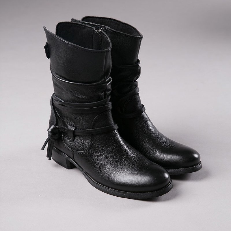 [hand temperature] waxy head layer cowhide strap winding boots - texture black - รองเท้าบูทสั้นผู้หญิง - หนังแท้ สีดำ