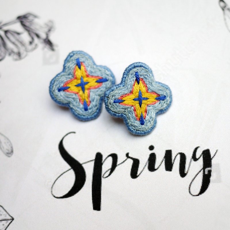 【Flower Room Training Hand Embroidery】 Embroidered Earrings - Earrings & Clip-ons - Thread 