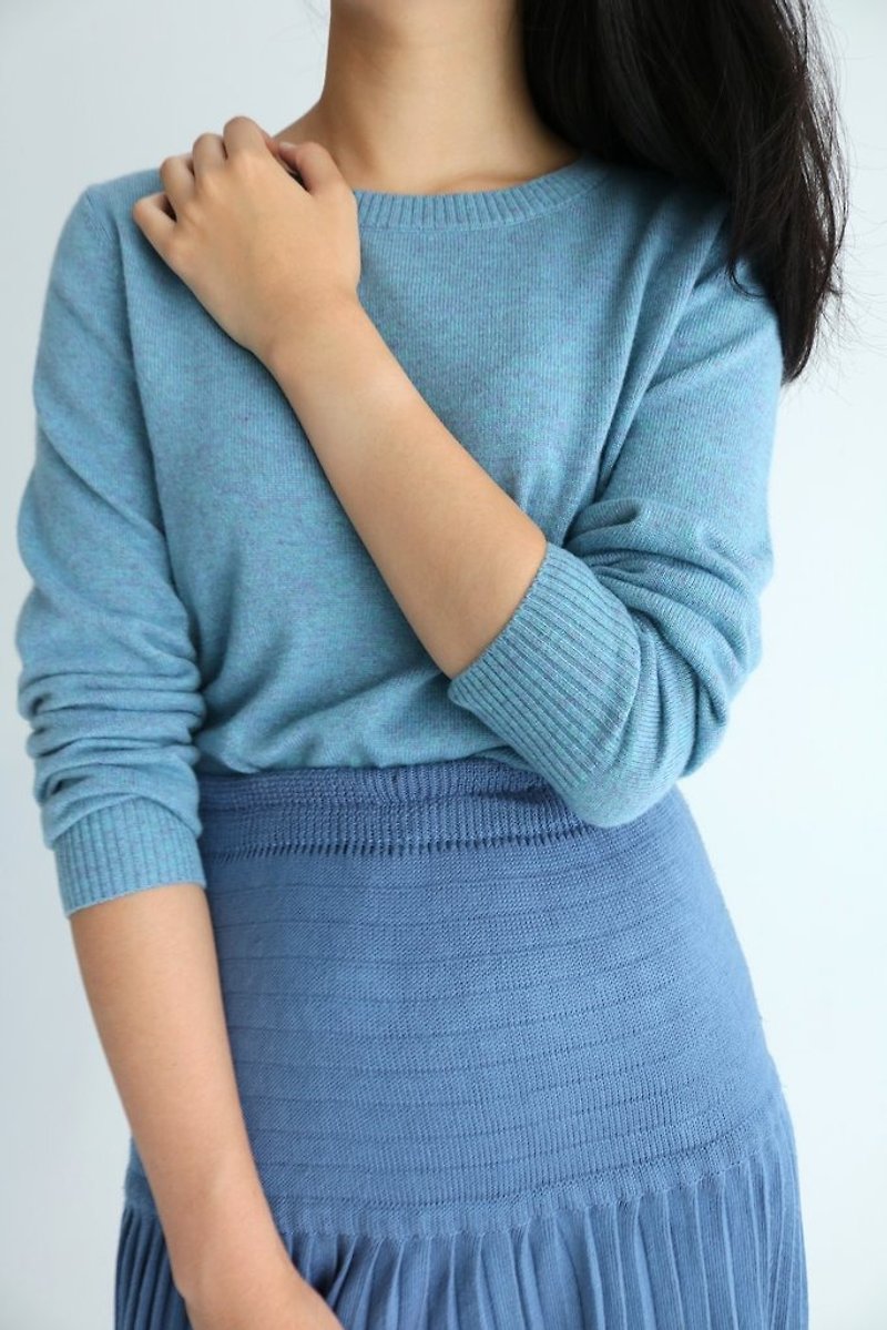 Cielo Sweater (more colors / sizes available) Gray Flower Blue Kashmir Wool Sweater (can be customized for other colors) - สเวตเตอร์ผู้หญิง - ขนแกะ สีน้ำเงิน
