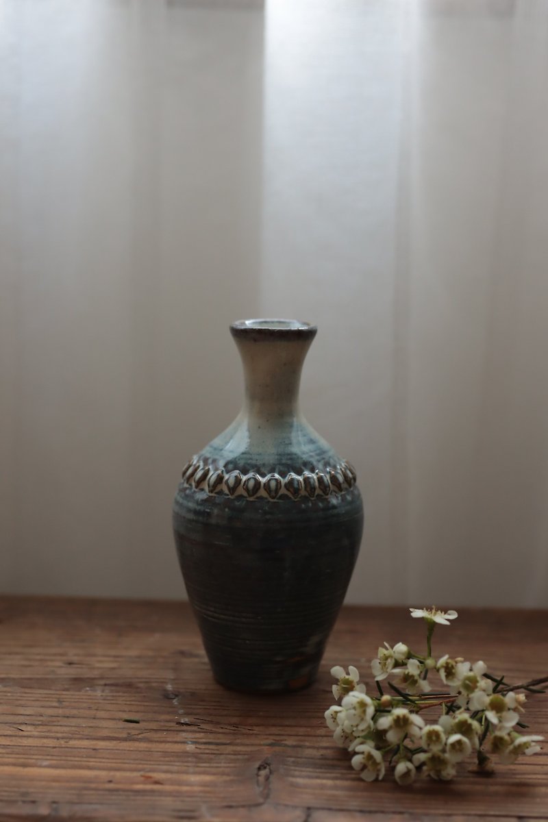 Aries Manufacturing-Blue and white glaze engraved plum vase - เซรามิก - ดินเผา ขาว