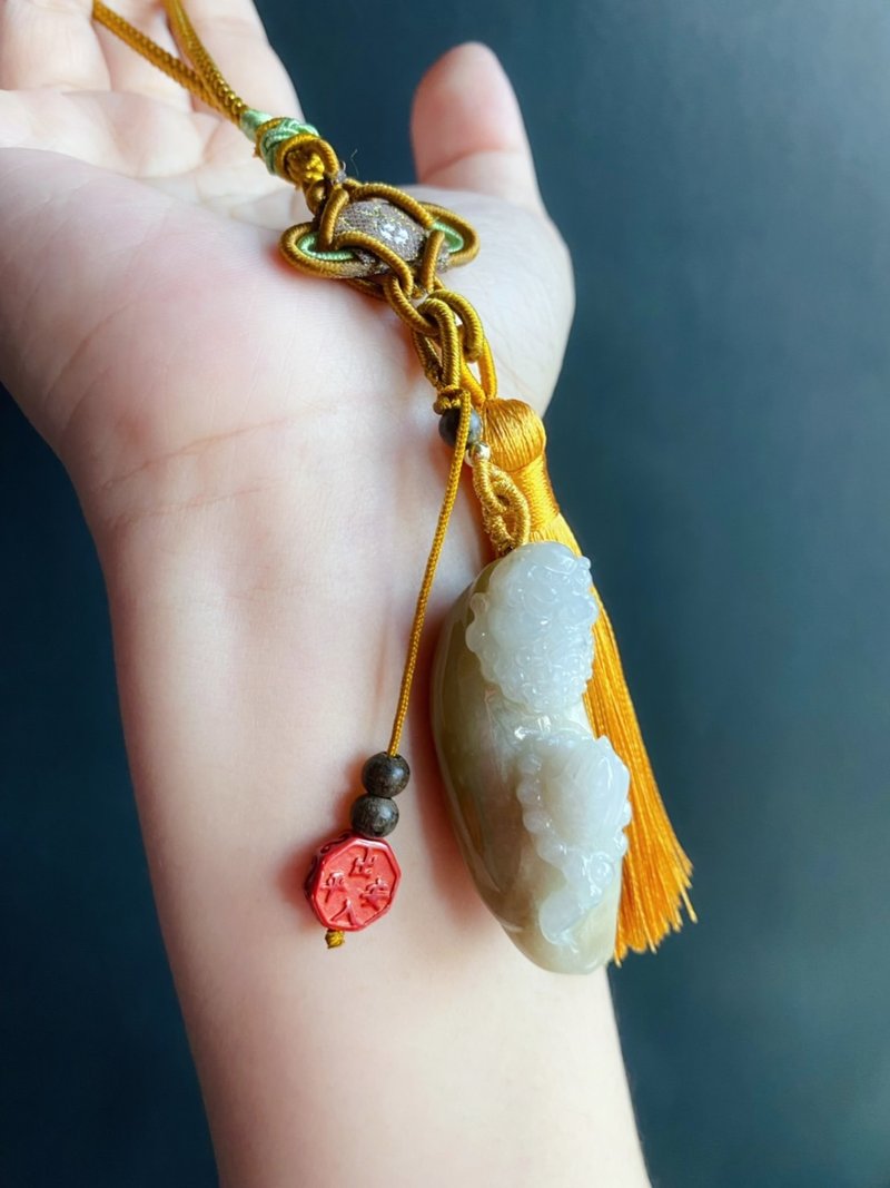 【售出】孤品 天然緬甸玉翡翠 黃翡 手工雕刻 達摩 驅邪避難 包掛 - 項鍊 - 玉石 黃色