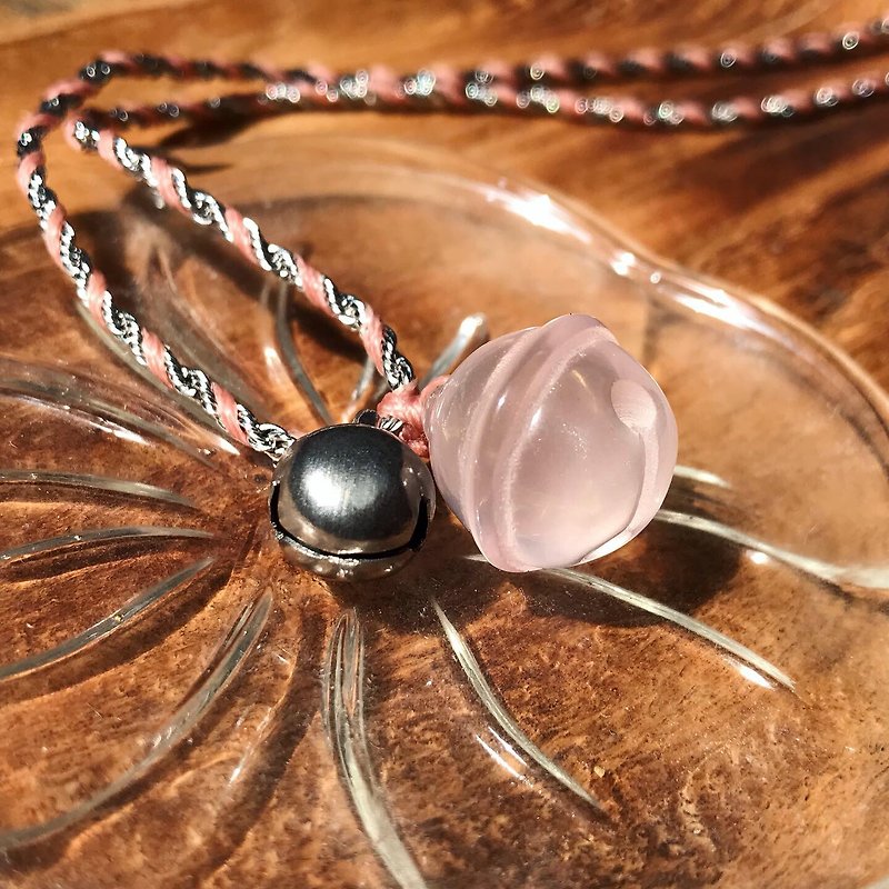 [Lost and find] natural stone powder crystal defensive bell necklace - Bracelets - Gemstone Pink
