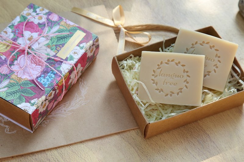 Hua Mu│Soap Gift Box Handmade Soap Two into the Group Blessing Bag - Soap - Plants & Flowers Pink