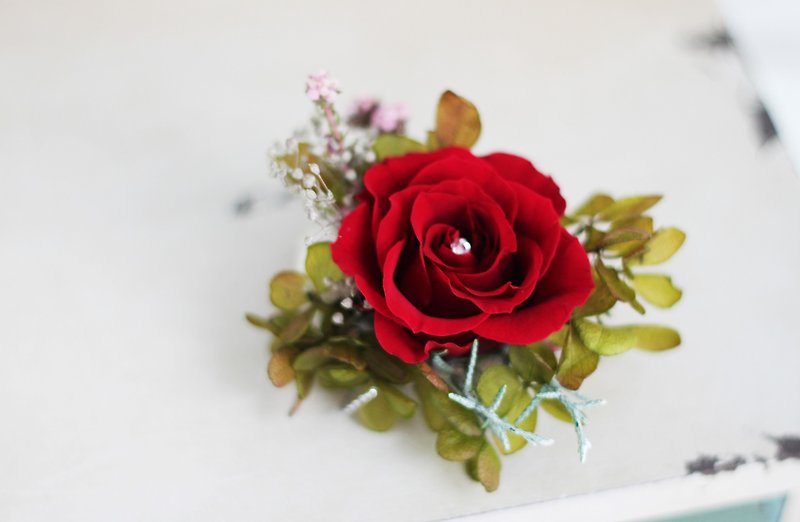 手工胸花、髮夾兩用式【不凋花系列】凡爾賽的玫瑰花 - 胸針/心口針 - 植物．花 紅色