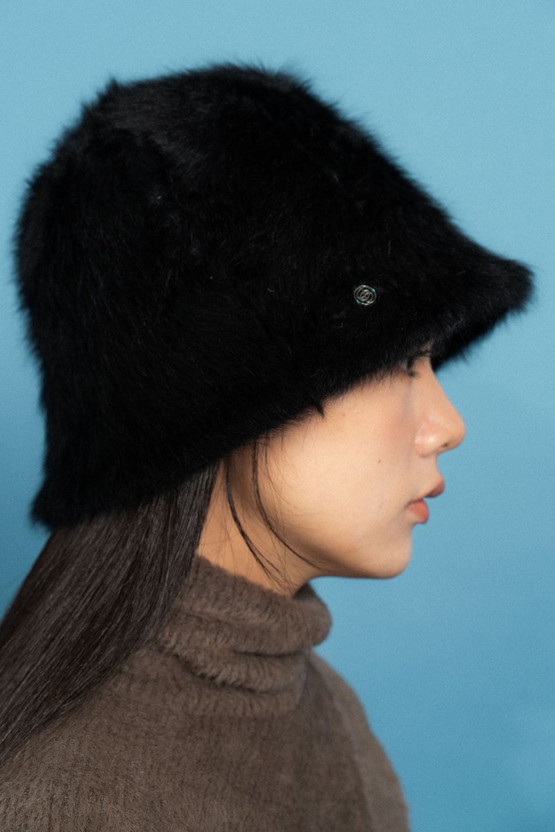 黑毛毛漁夫帽 BLACK BUCKET HAT - 帽子 - 其他材質 黑色