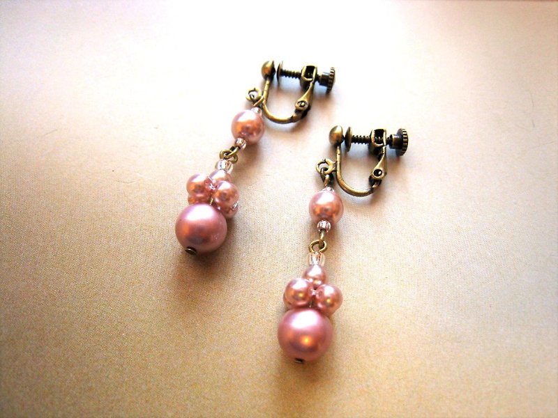 Silky Pearl Earrings / E : Pink Bridal* - ต่างหู - ไข่มุก สึชมพู