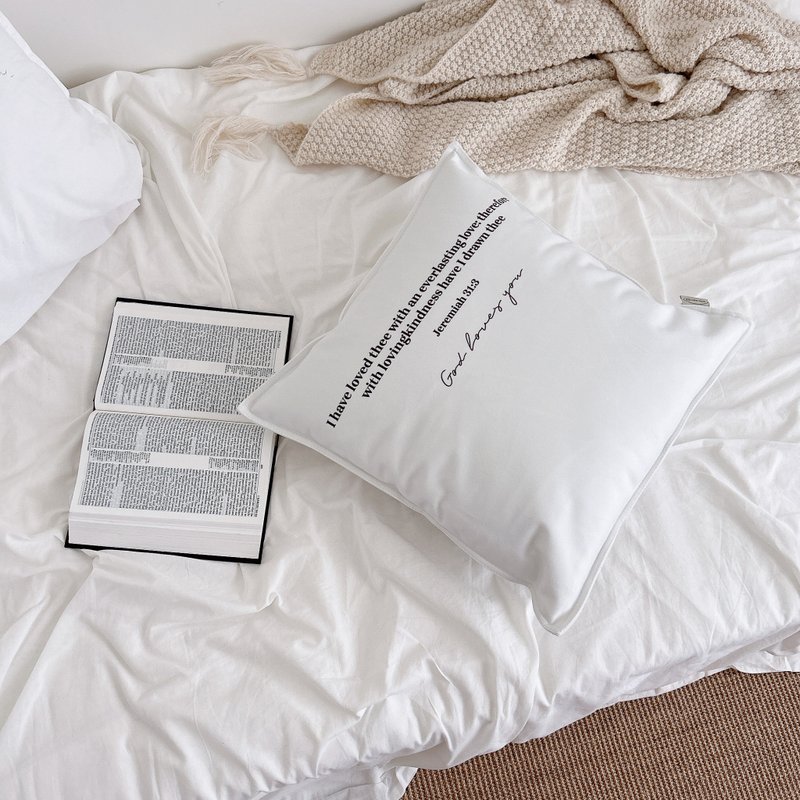 JIN CHA GOD【質感短絨抱枕】An everlasting love - 枕頭/抱枕 - 棉．麻 紫色