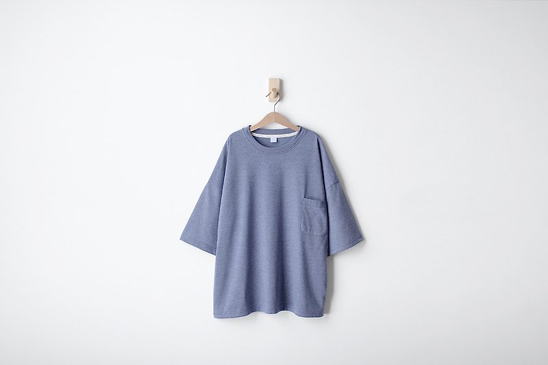 Made in Taiwan Five-point Sleeve Top Lightweight Pocket Plain Face-Twist Blue - เสื้อฮู้ด - ผ้าฝ้าย/ผ้าลินิน สีน้ำเงิน