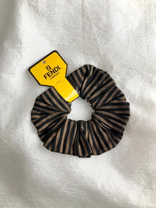 FENDI フェンディ ヘアゴム シュシュ ヘアアクセサリー ペカン ブラック ブラウン | 小物,ヘアアクセサリー | Brand Boutique  SiSSY.Japon｜シシィ・ジャポン ,国立,買取強化中