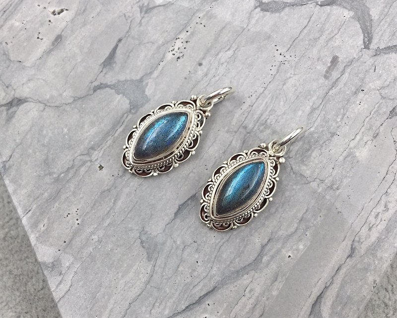 • My.Crystal • High quality translucent handmade silver pendant - Necklaces - Gemstone Blue
