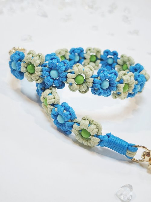 Paris。Le Bonheun Handmade Paris*Le Bonheun。可愛小小花。棉臘繩編織手機繩鑰匙圈(手腕繩)