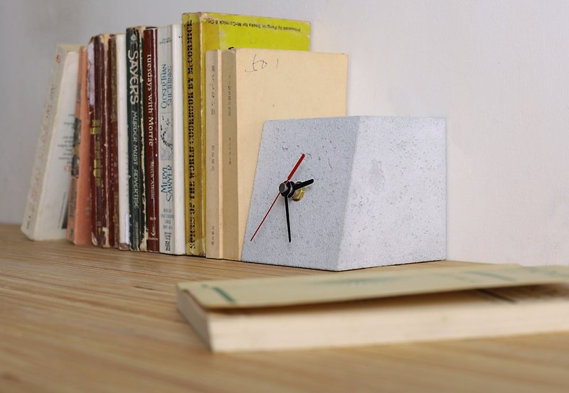 Trapezoidal square table clock - Clocks - Cement 