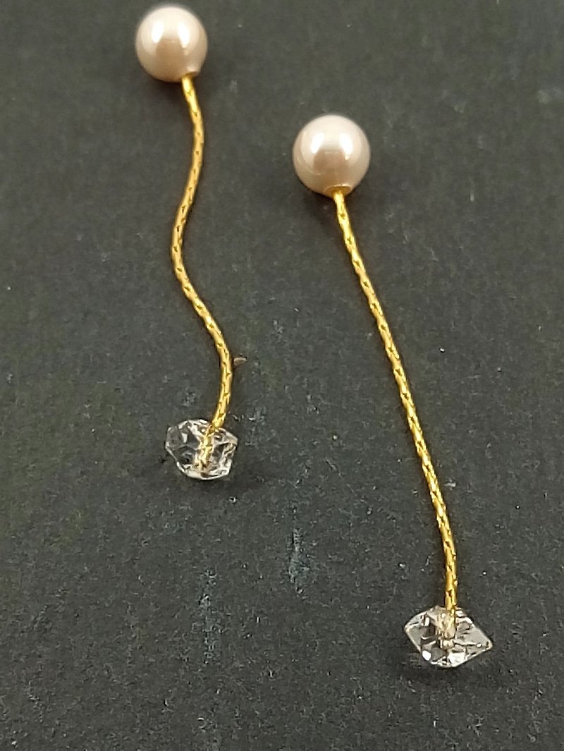 freeshipping Herkimer Diamond Shell Pearl earrings - ต่างหู - พลาสติก สีทอง