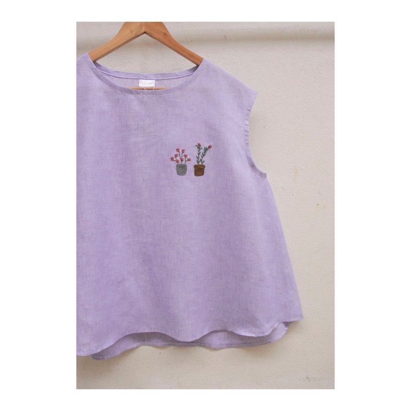 Linen sleeveless shirt in purple - 女上衣/長袖上衣 - 棉．麻 紫色