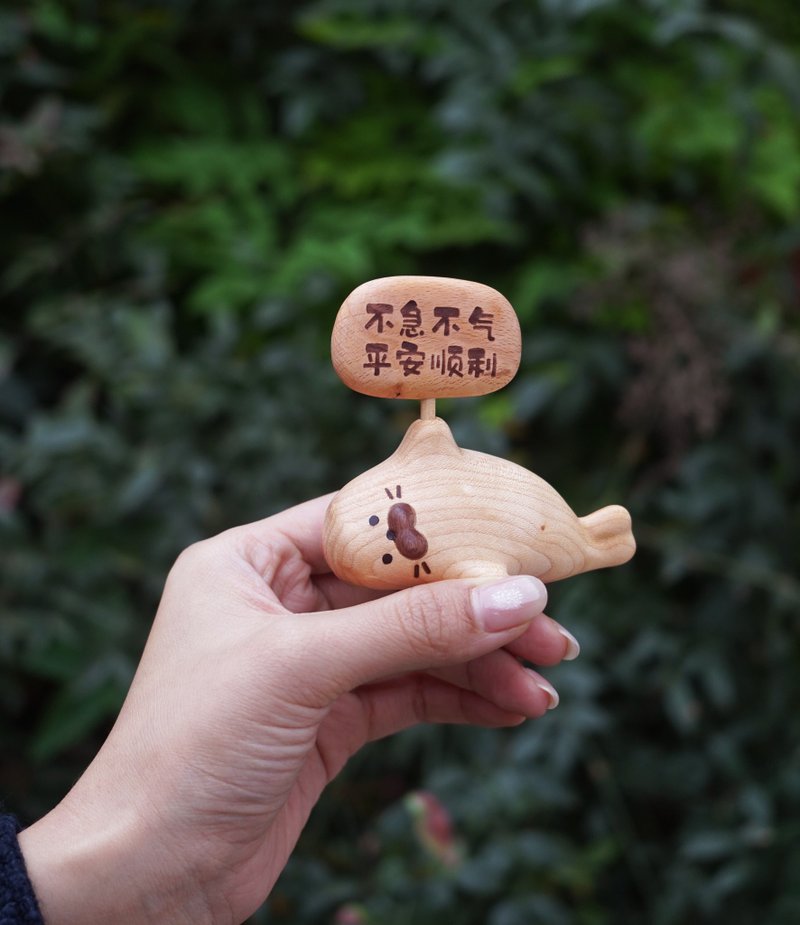 山舍精選 海豹車載 實木可愛客製辦公室家用桌面 標語牌禮物擺件 - 裝飾/擺設  - 木頭 