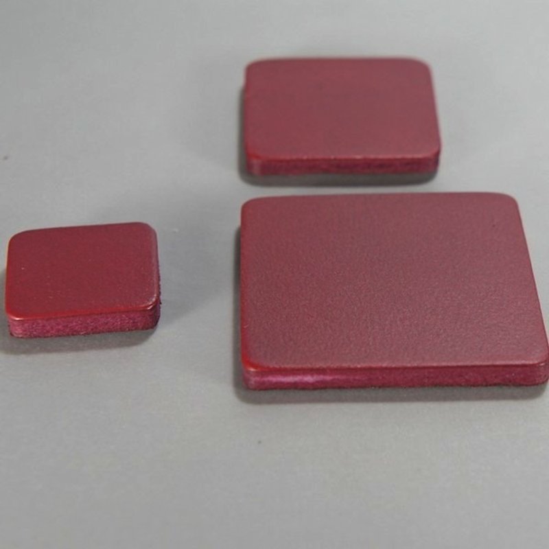 Magnet genuine leather square side length 4 cm 10 pieces 36 yuan/piece - แม็กเน็ต - หนังแท้ 