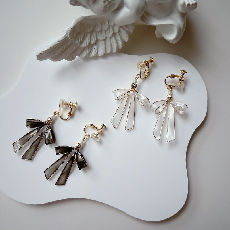 Lost in Paris Gold French Bow Resin Earrings - ต่างหู - เรซิน สีทอง