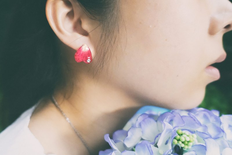 心型玫瑰花花瓣水鑽純銀耳針 - 耳環/耳夾 - 其他材質 紅色