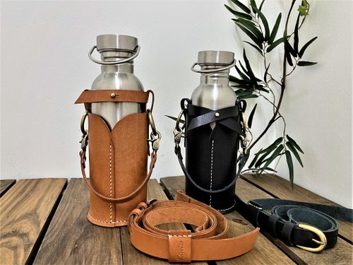 Glass water bottle with leather sleeve & crossbody or hand strap on  carabiners - Shop Geometric Goods Beverage Holders & Bags - Pinkoi