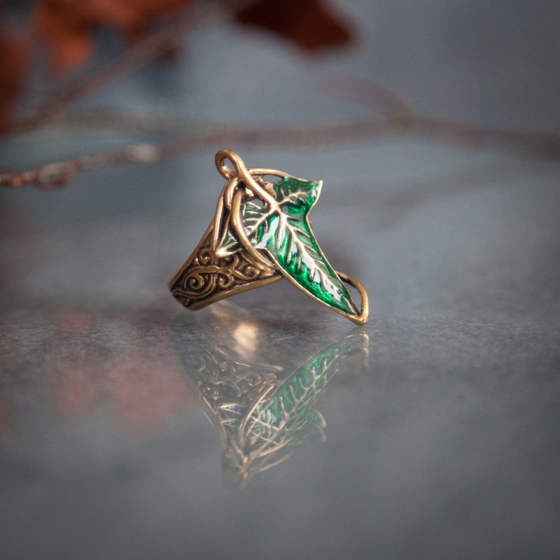 Lorien leaf ring. Green leaf jewelry. Elvish jewelry. Elf ring. Lord of the ring - 戒指 - 其他金屬 綠色