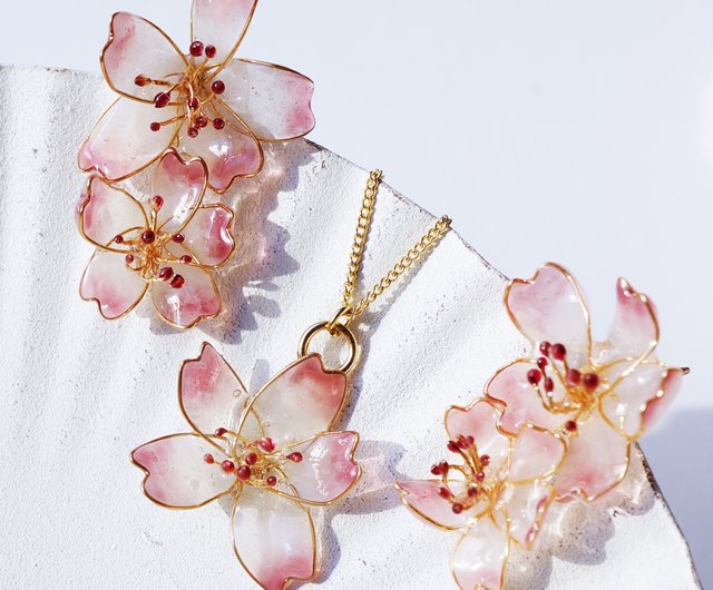 Slightly cherry blossom jewelry necklace - Shop artrier
