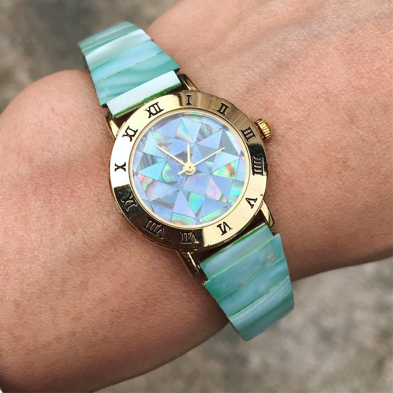 [遺失物]アンティーク天然石アワビの綴りマザーオブパールウォッチ - 腕時計 - 宝石 多色