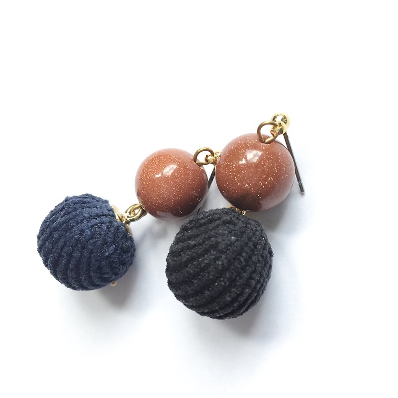 Wick series sands lantern needle / clip earrings - Earrings & Clip-ons - Gemstone Black