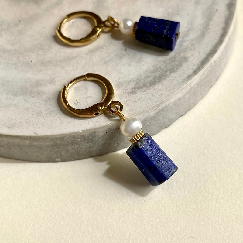 Laolin miscellaneous goods | Lapis lazuli pearl earrings (pin / clip) - Earrings & Clip-ons - Semi-Precious Stones Gold