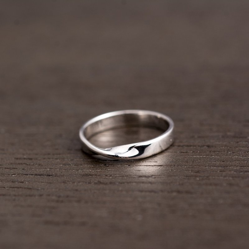 莫比烏斯銀戒 - 戒指 - 其他金屬 銀色