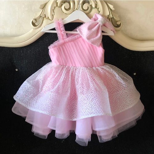 V.I.Angel Pink tutu dress with bow. First birthday dress. Dress for party.