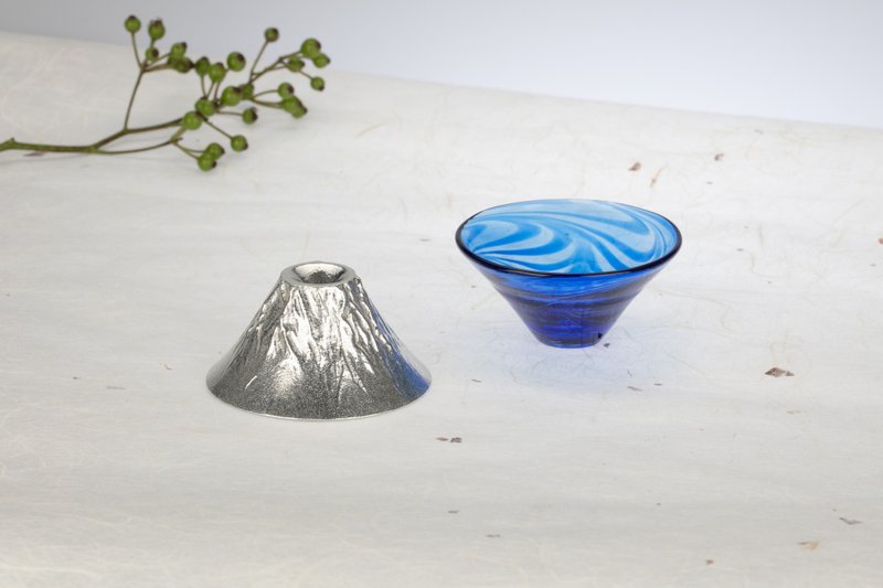 Sake Cup FUJIYAMA Set (tin & glass) in Paper Box - แก้วไวน์ - เครื่องประดับ หลากหลายสี