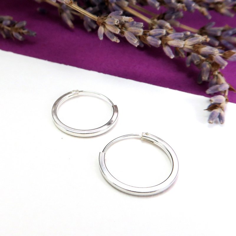 Circle/C Type Earrings Square Wire Round (18mm) 925 Sterling Silver Earrings - 64DESIGN - แหวนทั่วไป - เงินแท้ สีเงิน