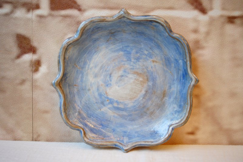 手びねり粉引 色付けフリルプレート L19.5cm ディナープレート 壁掛けプレート 飾り皿 - 皿・プレート - 陶器 