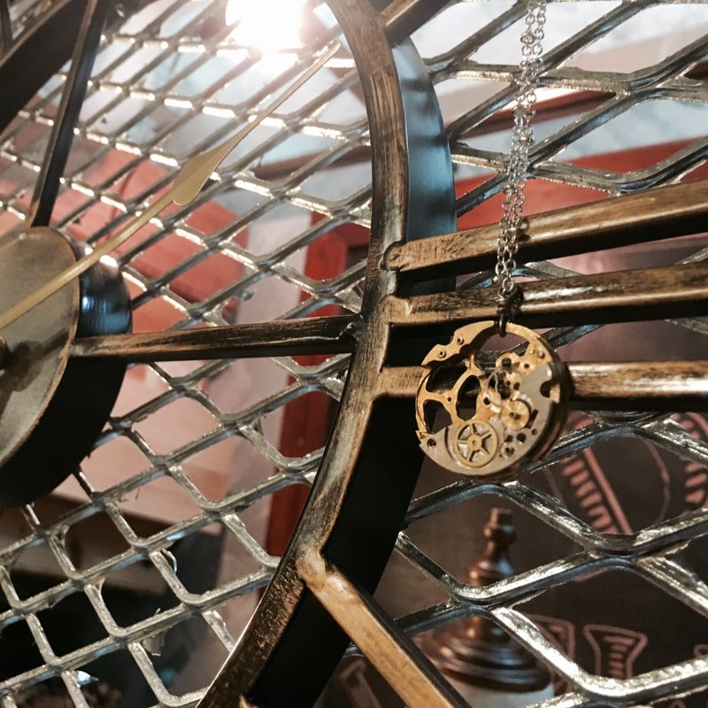 Frozen Time | 鐘錶夾板項鍊 - 項鍊 - 其他金屬 金色