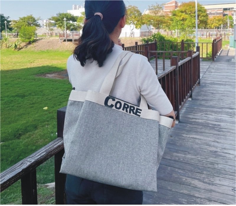 CORRE-LI073 lightweight waterproof tote bag extra large - กระเป๋าแมสเซนเจอร์ - ผ้าฝ้าย/ผ้าลินิน สีเทา