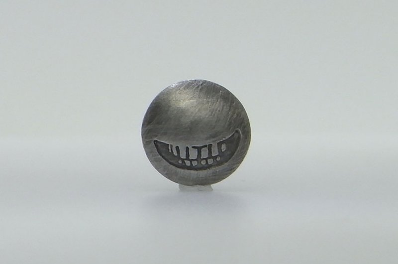 smile stamp_L button (s_m-O.36) 微笑 銀 按鈕 sterling silver - อื่นๆ - เงินแท้ สีเงิน