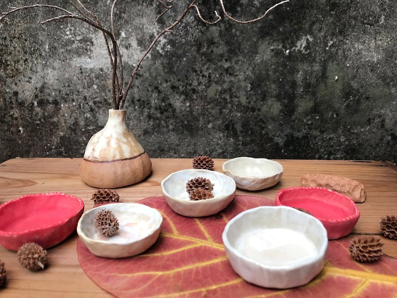 Tang Yuanbao/Zuwu Plate Beishao Xian Kiln Bean Curd Candle Ornament Mine Plate - ถ้วยชาม - ดินเผา สีแดง