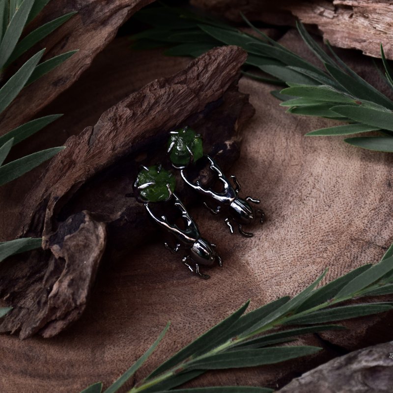 カブトムシピアス - ヘアアクセサリー - 半貴石 