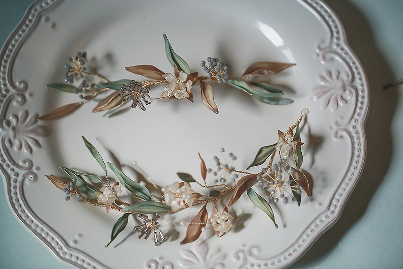 Beauty Sihe bridal headdress retro distressed crystal flower bridal headdress crystal flower resin wreath - เครื่องประดับผม - เรซิน สีกากี
