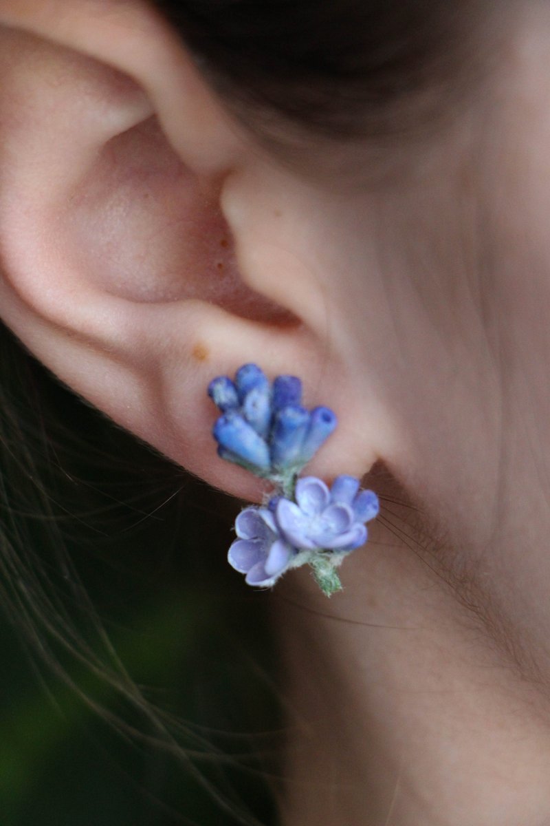 Summer Earrings Lavender Flower Stud Earrings - 耳環/耳夾/耳骨夾 - 黏土 紫色