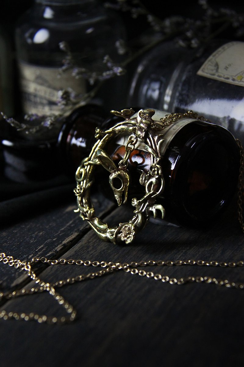 Rabbit skull in the frame Necklace by Defy. - 項鍊 - 其他金屬 金色