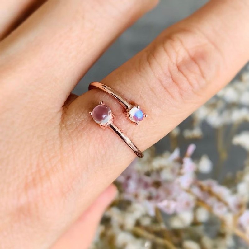 貓眼月光石和藍色月光石戒指, 尺寸分別為 4 毫米和 3 毫米。均碼 - 戒指 - 半寶石 透明