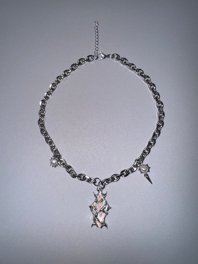 Sliced ​​shell necklace B - Necklaces - Stainless Steel Silver