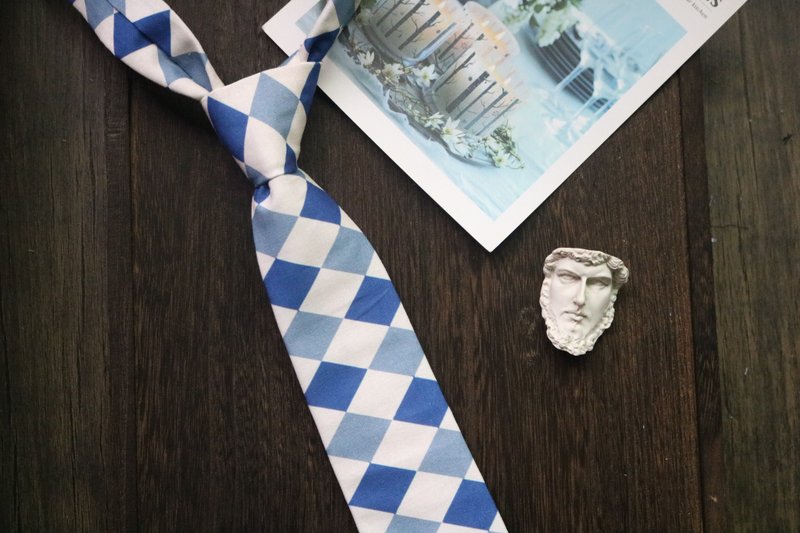 蓝色菱形格休闲领带/窄版设计礼盒装necktie - 領帶/領帶夾 - 棉．麻 藍色