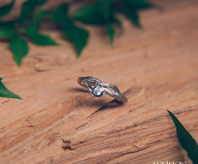 ユニークな編み込みの森の木の枝のような婚約指輪 カスタム