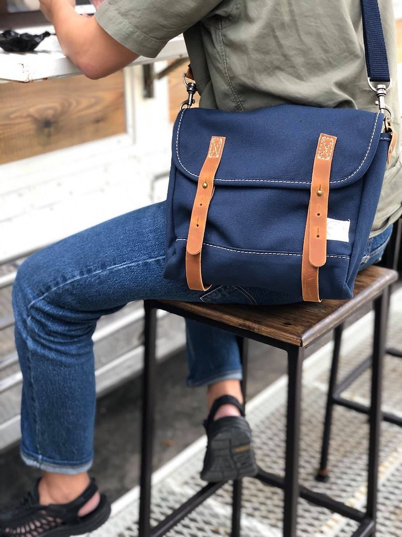 New Navy Mini Messenger Bag / Canvas Satchel Bag Vintage Style - กระเป๋าแมสเซนเจอร์ - ผ้าฝ้าย/ผ้าลินิน สีน้ำเงิน